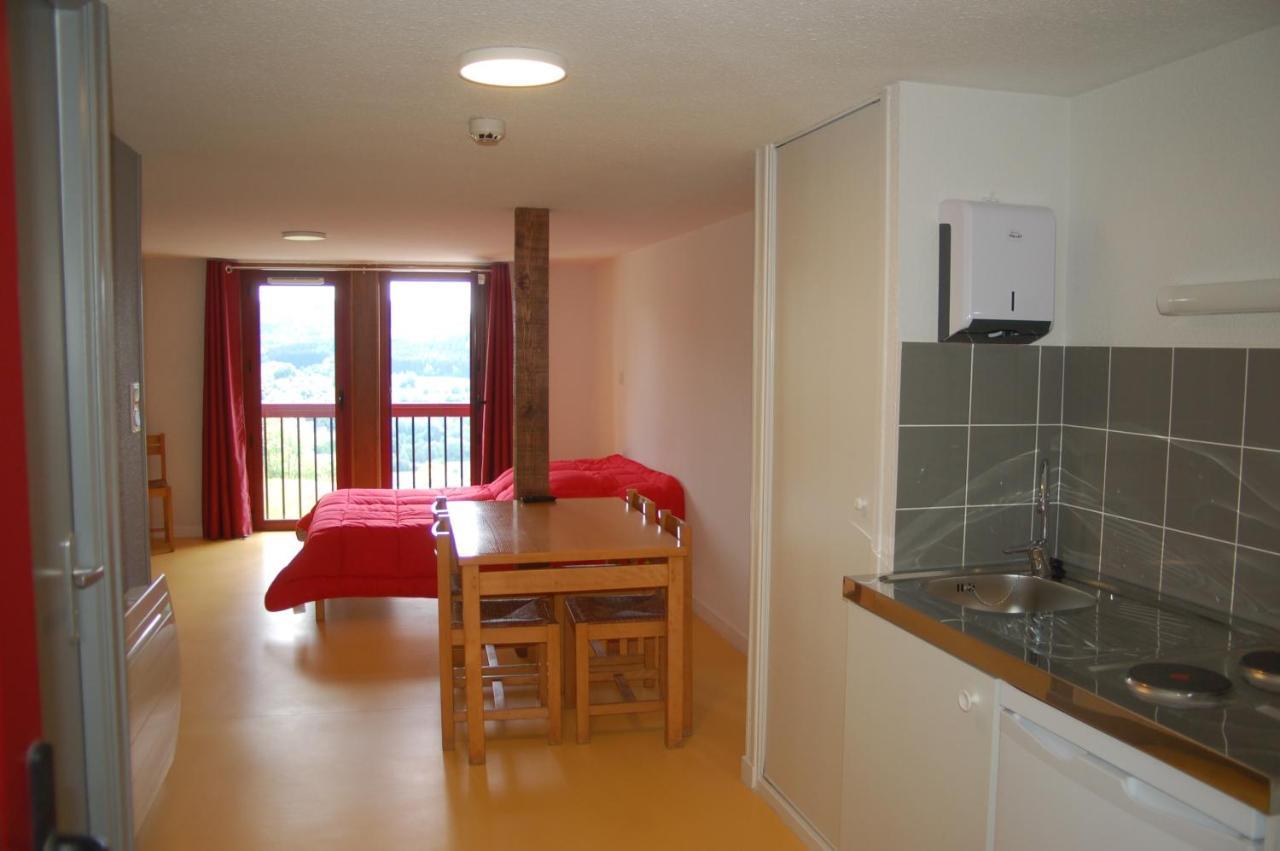 Gîte du Haut Cantal - Meublés avec kitchenette et chambres sans kitchenette Condat  Exterior foto