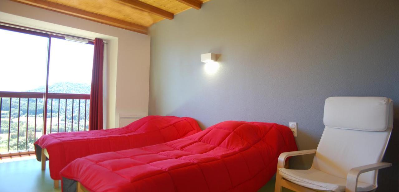 Gîte du Haut Cantal - Meublés avec kitchenette et chambres sans kitchenette Condat  Exterior foto